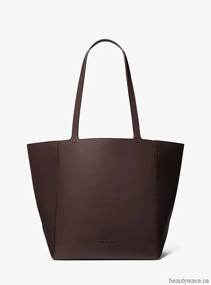 Forget about black totes—fashion experts are embracing these Spring bag color trends for 2026.