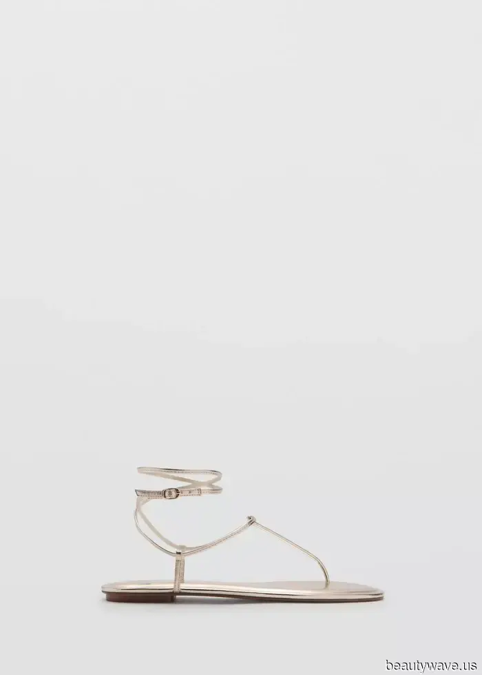 Stovepipe Jeans Are This Season's Trend—5 Sandals That Pair Well With Them