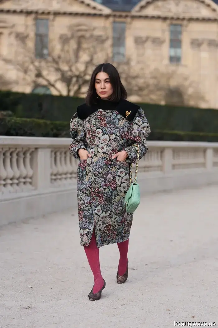 It's My Duty to Observe: The Highly Specific Accessory That Trendy Girls in NYC Are Now Fixated On