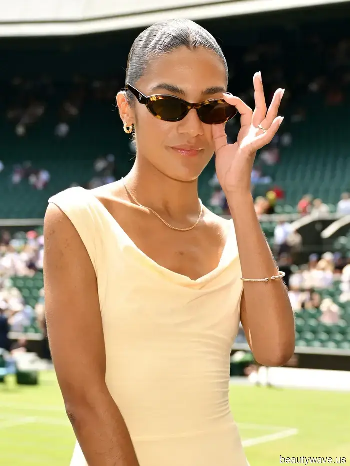 Olivia Dean's Beauty Styles Channel Ultimate Rom-Com Vibes: 9 Instances That Captivated Us