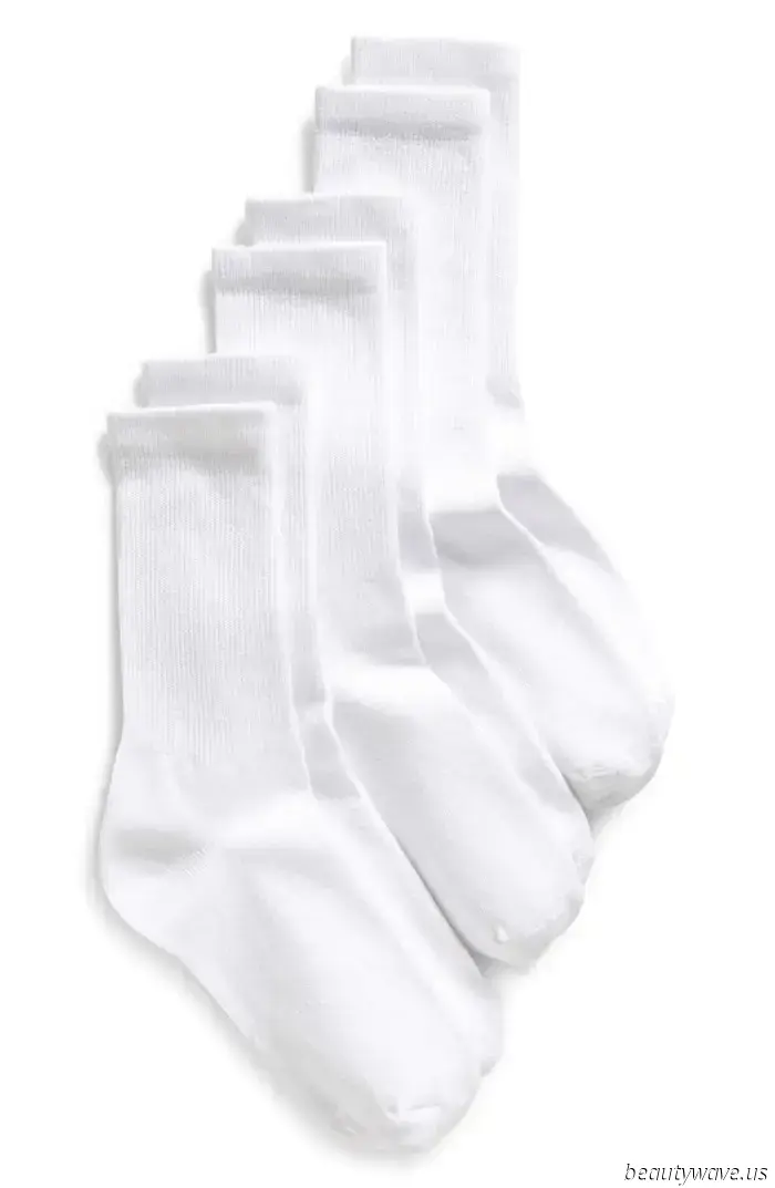Aspetta e vedrai: tutti, ovunque, indosseranno questa inaspettata tendenza cromatica delle sneakers in 3, 2, 1...