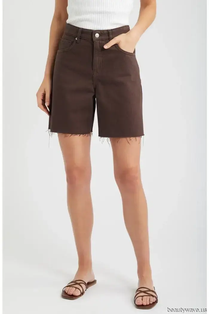 The Exact Length of Shorts Fashionable Girls Are Wearing Right Now
