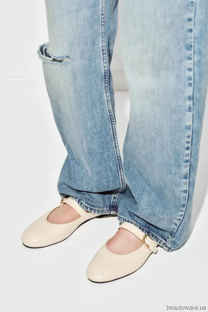 Ballerinas haben Konkurrenz: Gwyneth Paltrow stylt weite Hosen mit diesem Schuhtrend stattdessen