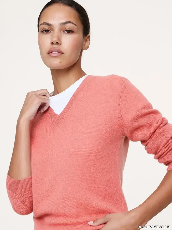 Tutti presto abbandoneranno i maglioni neri per quelli in queste 8 tendenze di colore