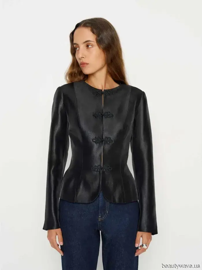 I Peplum Sono Tornati di Moda Quest'Anno&mdash;Ecco il Modo Aggiornato di Indossarli nel 2026