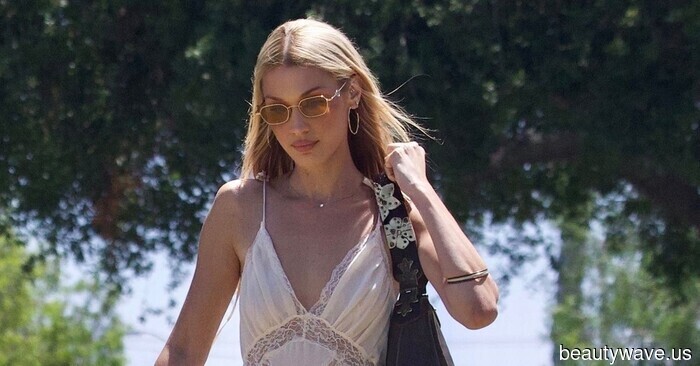 La tendenza dei vestiti carini che le It Girl di L.A. stanno portando nell'autunno (e lo stile "basic" di cui si sono già dimenticate)