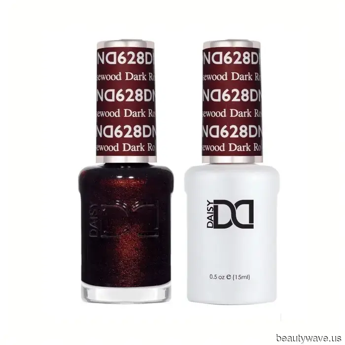 Elegante, senza tempo e ovunque guardi: I soli 9 colori di smalto scuro di cui hai bisogno per una manicure ultra-lussuosa