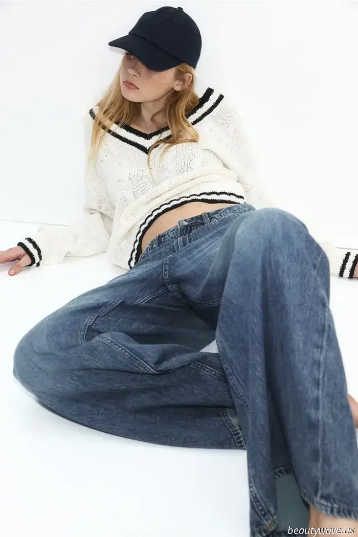 Stylishly Attired Individuals Recognize That This Flat-Shoe Trend Instantly Enhances Baggy Jeans.
