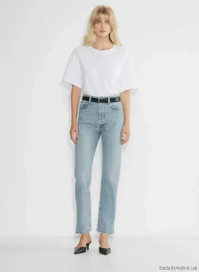 Aritzia is hosting a discreet sale, featuring jeans from the popular denim brand that cool girls adore.
