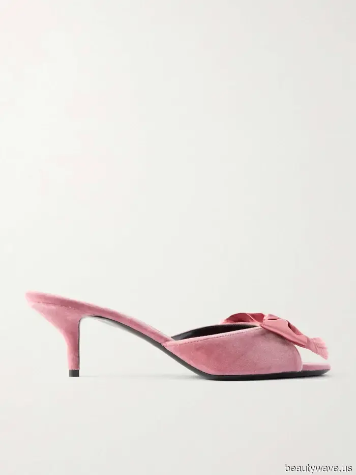 Nicht Wedges, nicht Flip-Flops&mdash;Sienna trug einfach Jeans mit einem Schuhtrend, den ich wirklich nie erwartet hätte, sie darin zu sehen.