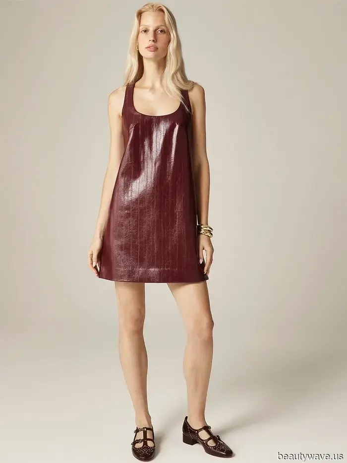 Not Snakeskin, Not Crocodile—These 2 Overlooked Animal Prints Are Subtly Taking Over Fashion.