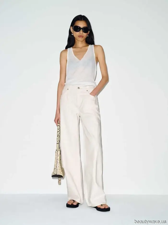 If you're planning to wear white jeans this summer, this shoe trend always gives them a stylish touch.