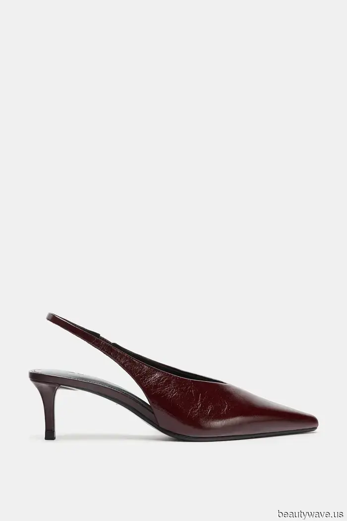 Click Here for Evidence That This Elegant Shoe Color Pairs Well With Both Jeans and Dresses