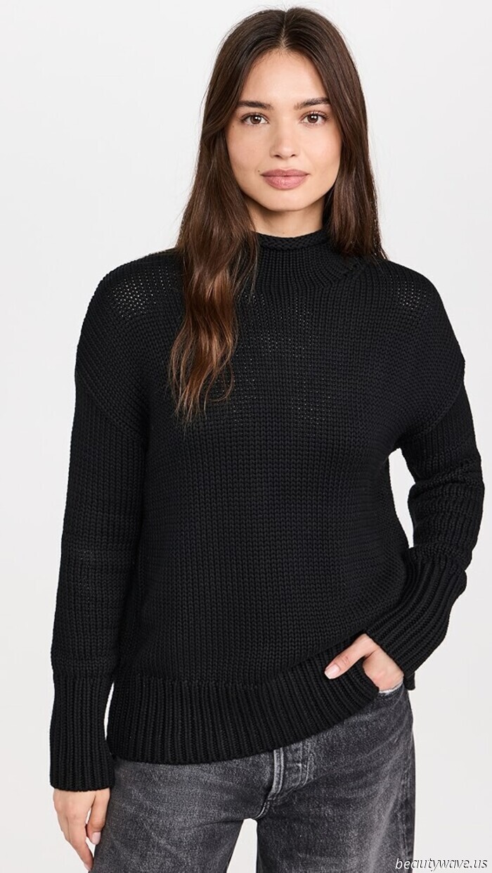 Chic women in Marseille and Cadaqués replace their cashmere sweaters with this lighter alternative every summer.