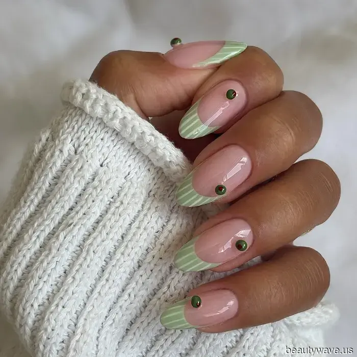 Se indossi uno di questi 18 design di unghie preppy, presumerò che trascorri l'estate a Nantucket.