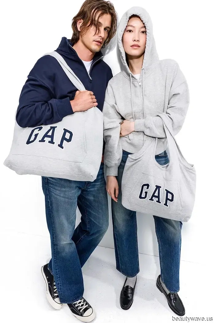 Gap's new tote is challenging my workbag for top spot.
