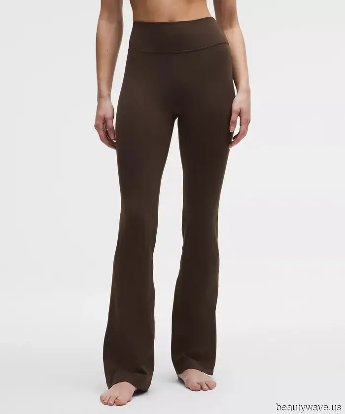 Discovered! The Sneakers That Complement the Legging Trend Favored by It Girls