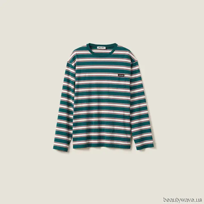 Not White, Not Black—The Must-Have Tee Every Fashionista Is Sporting This Spring