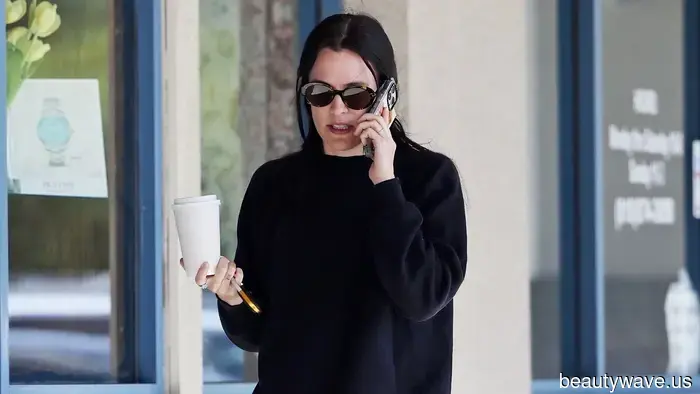 Si vas a usar leggings con sandalias Birkenstock, este es el estilo moderno que debes elegir.