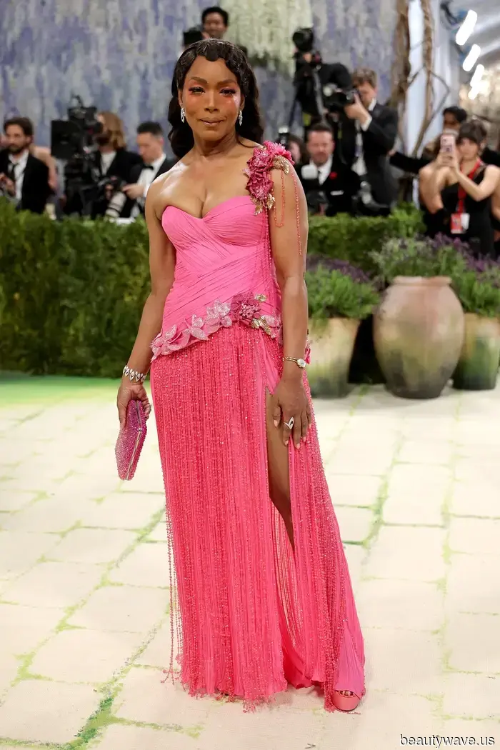 The 2026 Met Gala Red Carpet Outfits That Took Our Breath Away
