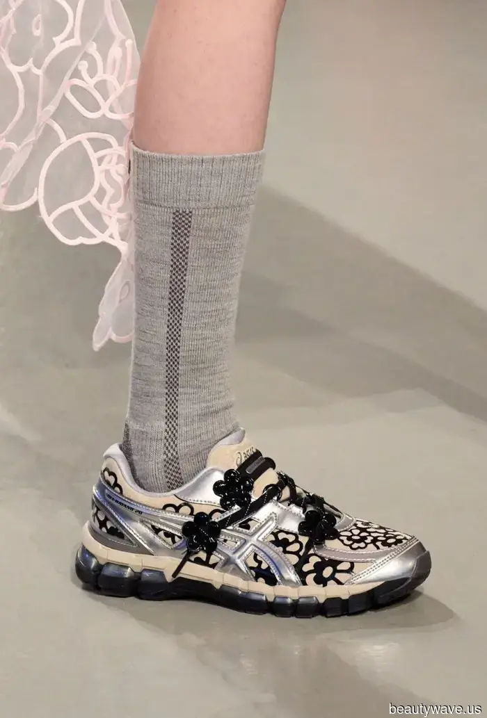 Apologies to my heels, but I'll be sporting these 5 winter flat shoe trends until spring 2026.