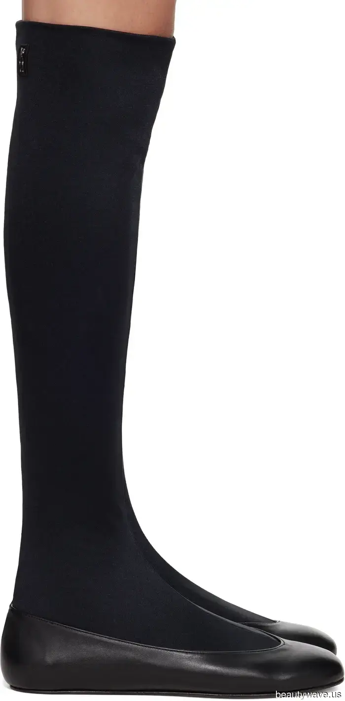 Ssense è dove faccio shopping quando voglio sentirmi ispirato&mdash;24 pezzi attualmente nel mio carrello