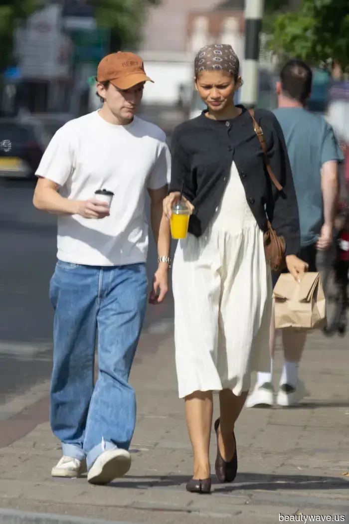 The Most Stylish Dressers Understand That It’s All About the Details—This Particular Shoe Trend Elevates White Dresses to Their Most Chic Form.