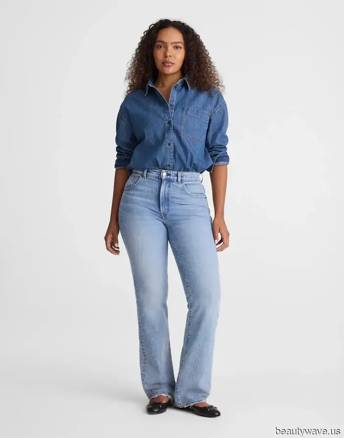 Wenn Sie diesen Sommer schick aussehen möchten, tauschen Sie Barrel-Jeans gegen einen dieser 6 Denim-Trends aus.
