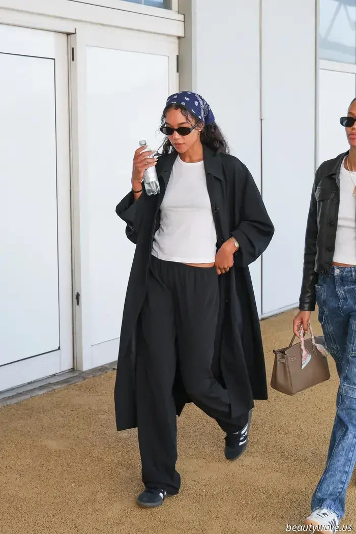 Chi è alla moda raramente viaggia in leggings, ma questa alternativa elegante è altrettanto comoda.