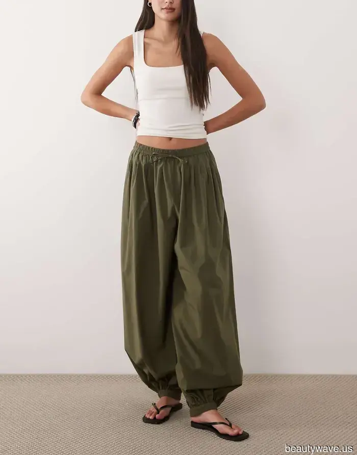 I'm a Minimalist Fashion Editor—Here’s What I Bring for My Summer Vacation.