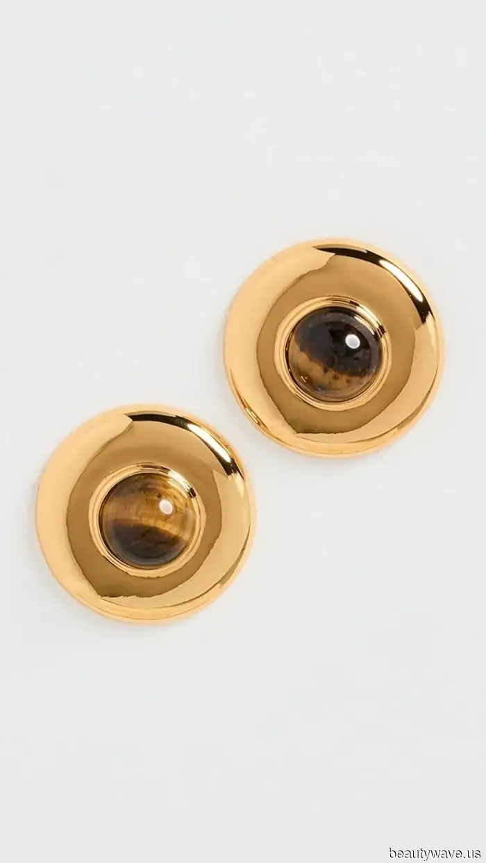 6 Stylish Blazer Looks That Trendy European Women Are Sporting