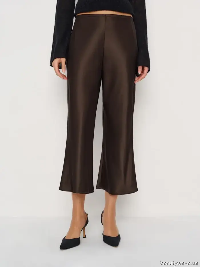 They’re Returning: Tips for Styling Cropped Flares in 2026 to Keep Them Looking Contemporary