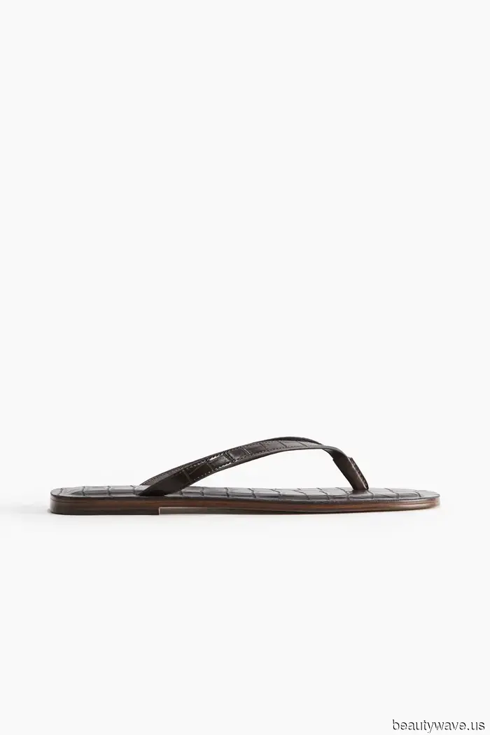 If you're looking for a summer capsule that exudes an expensive vibe, here are seven essentials approved by French girls to consider.