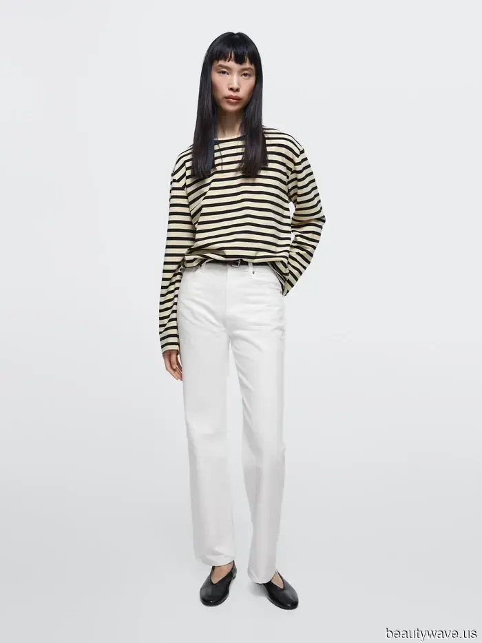White jeans always look stylish, but this sandal color makes them appear the most sophisticated.
