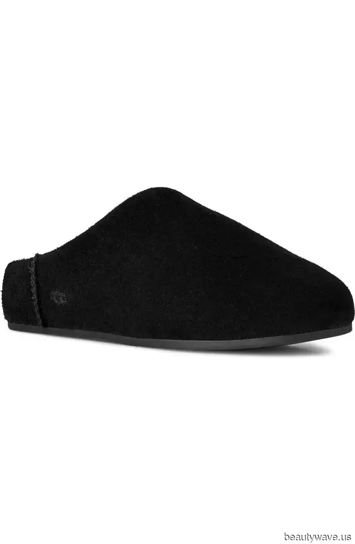 I'm a Fashion Editor—Here Are the Casual Uggs I'll Be Pairing with Leggings Throughout the Winter.