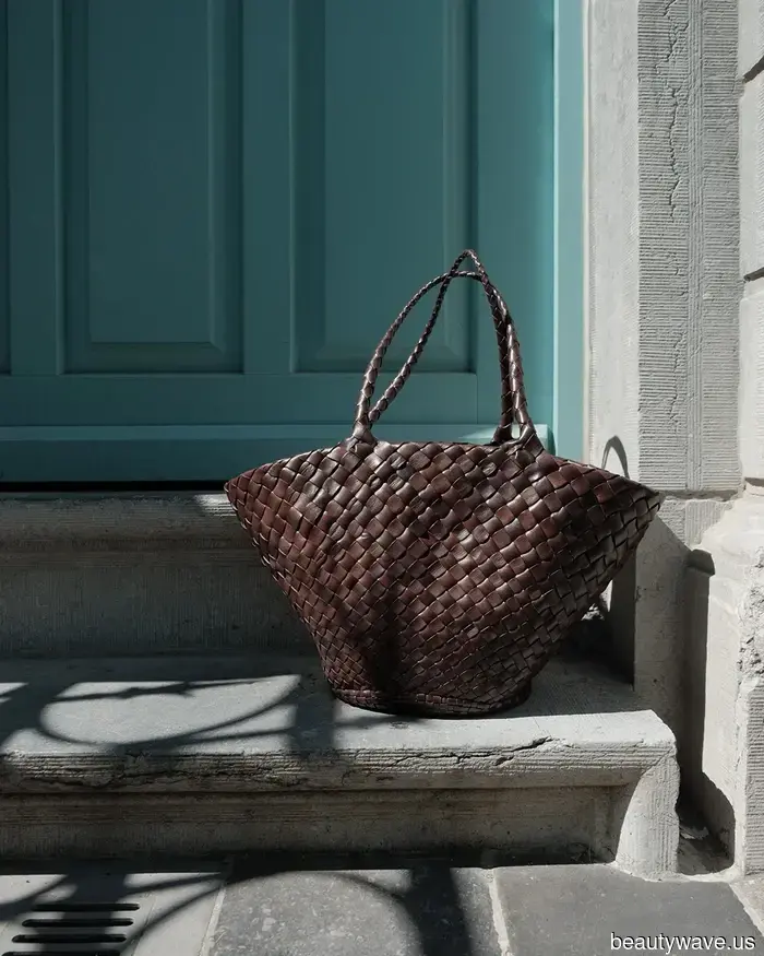 Dopo settimane di ricerca, ho finalmente trovato la borsa estiva perfetta&mdash;e ogni donna chic già la possiede.