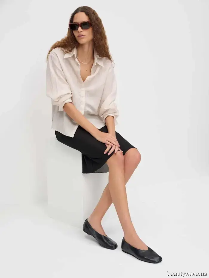Non scarpe da ginnastica, non sandali&mdash;questa tendenza delle scarpe flat rende le gonne più chic.
