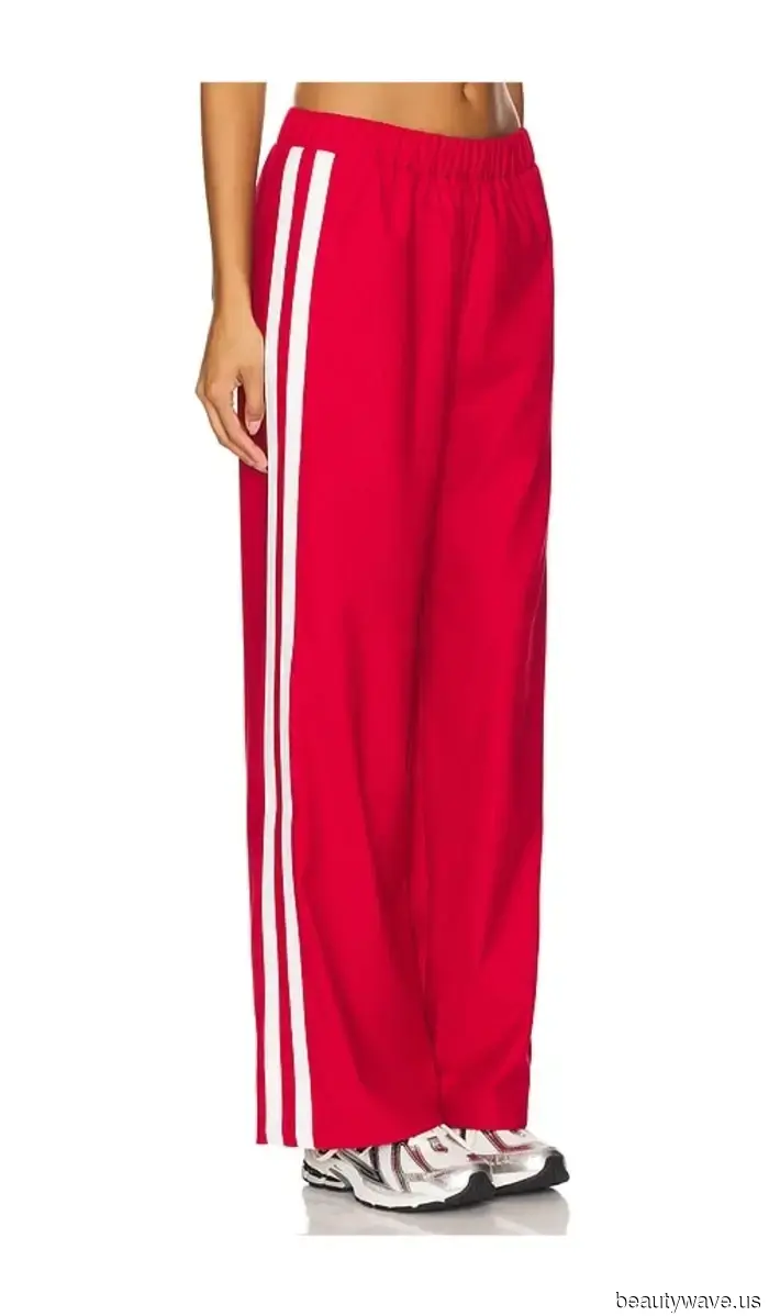 L'insegnante di yoga preferita di Hailey Bieber svela il suo guardaroba capsule di athleisure&mdash;ed è fantastico