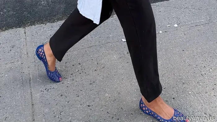 Apologies, but these formerly trendy summer shoes are beginning to appear outdated.