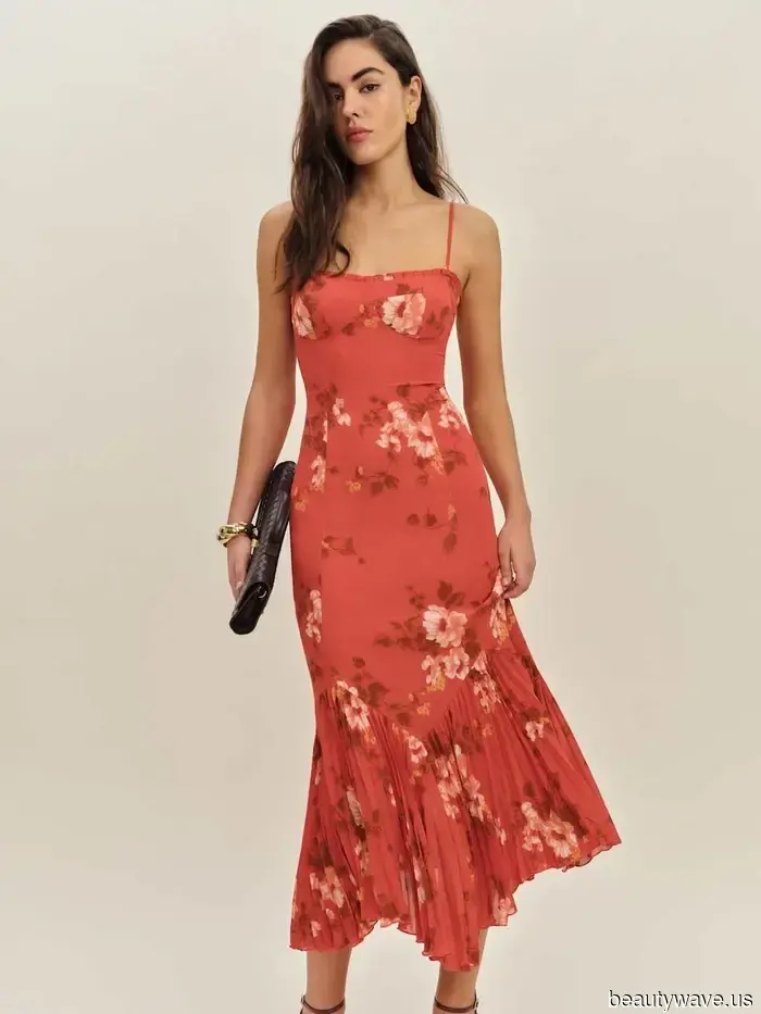 As a 26-year-old fashion writer, I noticed these five stylish summer 2025 trends for those over 50 that really caught my attention.