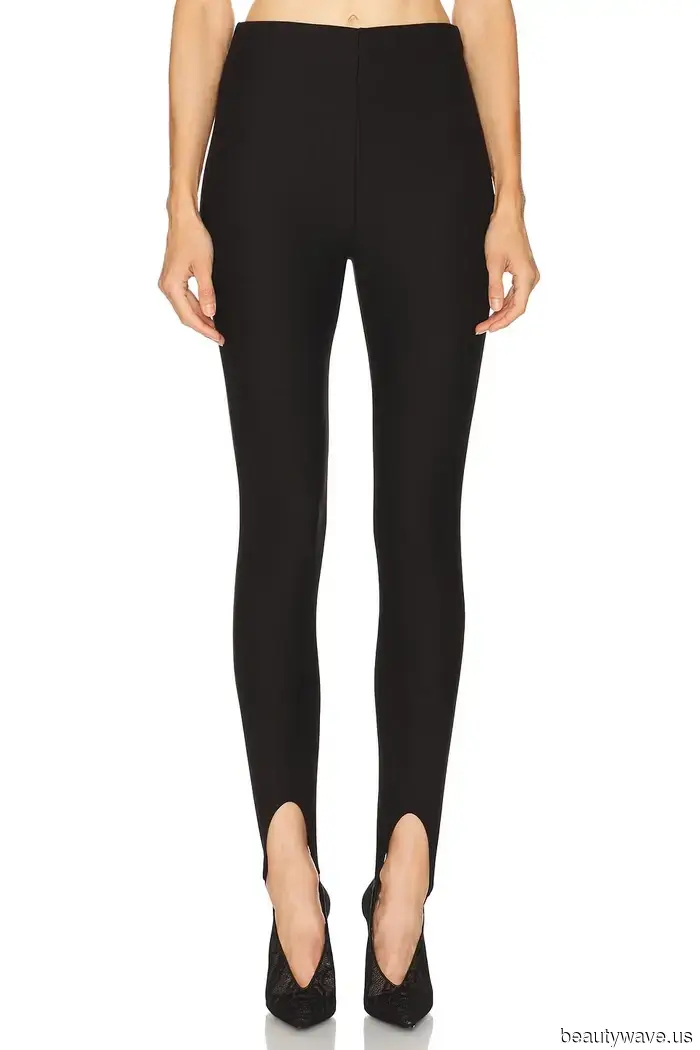 This Previously Outdated Legging Trend Is Being Revived by Designers and the Fashion Community.