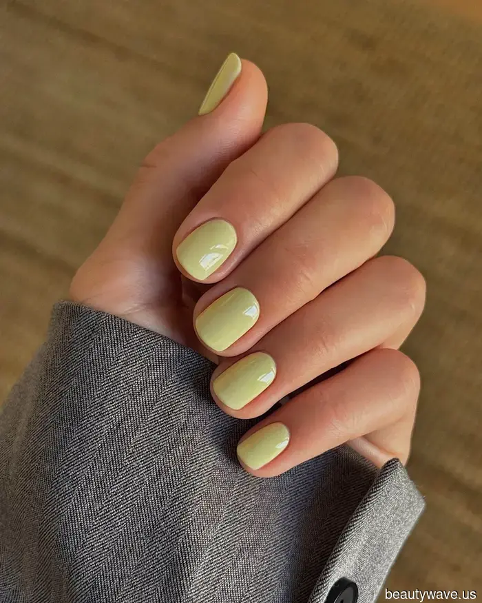 If you prefer short nails, you'll definitely want to save these 11 spring styles right away.