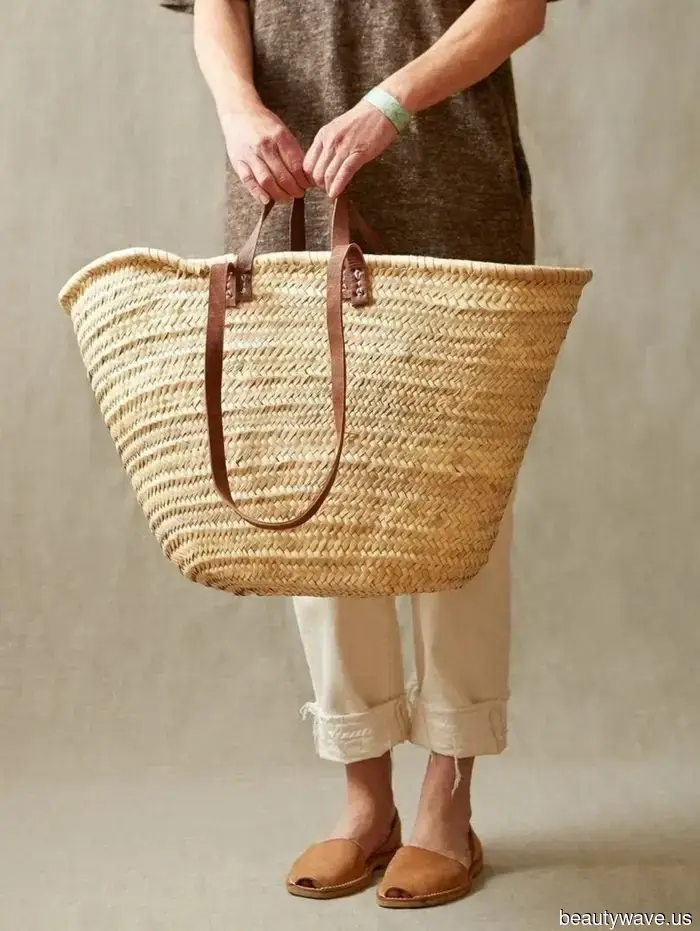 Sono un'Editor di Moda Minimalista&mdash;Questo è tutto ciò che porto per le mie vacanze estive