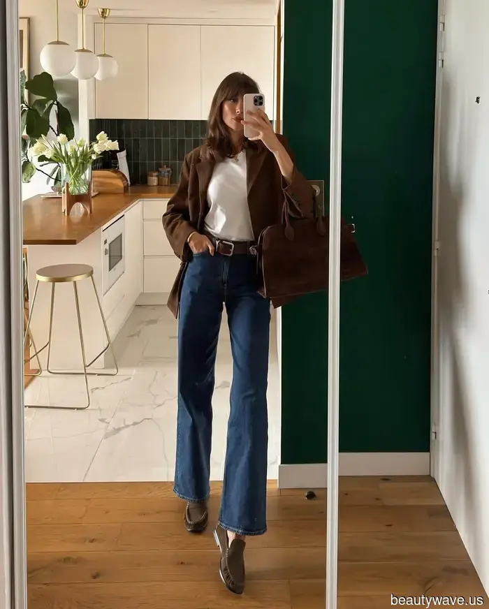Indeed, loafers pair nicely with trousers, but Parisians understand that they look even more stylish with jeans—these outfits illustrate that perfectly.