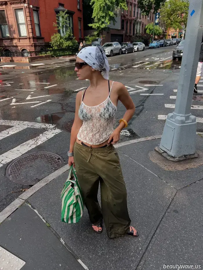 Everyone with good taste is sporting this accessory that costs under $10.