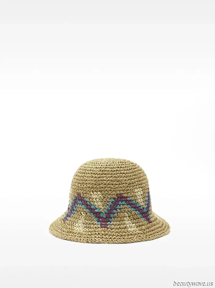 Style insiders are aware that these six summer accessory trends can elevate simple outfits to a more elegant level.