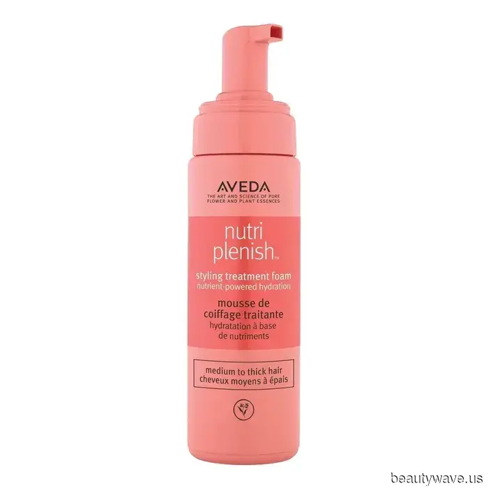 Dieses altmodische Haarprodukt ist gerade zum Geheimnis geworden, um feinem Haar Volumen zu verleihen.