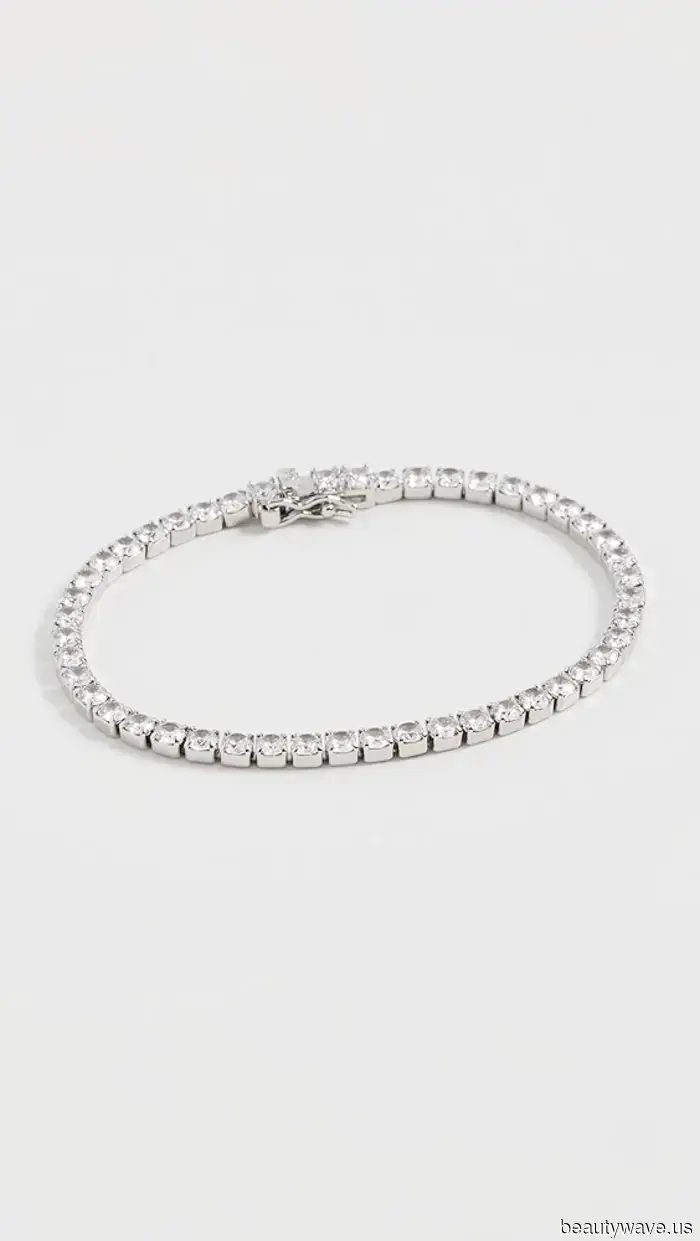 Regardless of whether I’m in New York or Paris, I never regret donning these five sophisticated outfits.