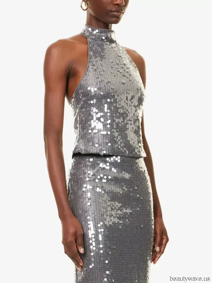 Three Decades Later, These Legendary ‘90s Outfits Still Appear Just as Stylish Now as They Did Back Then.