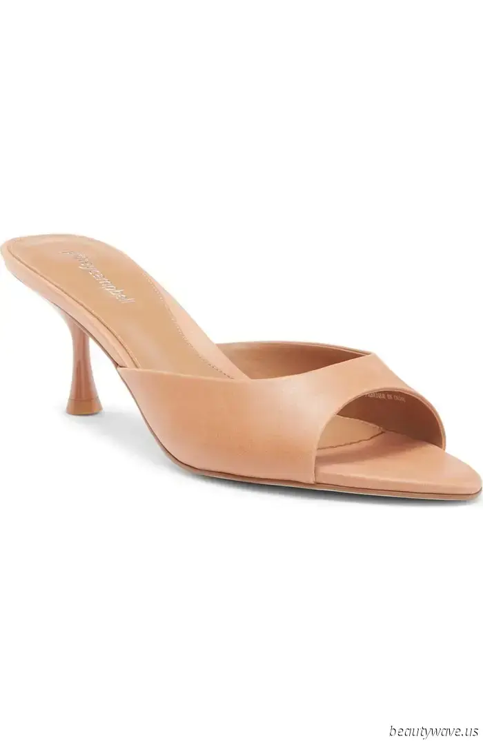 The Shoe Trend that Kylie Jenner and Sydney Sweeney Are Currently Sporting